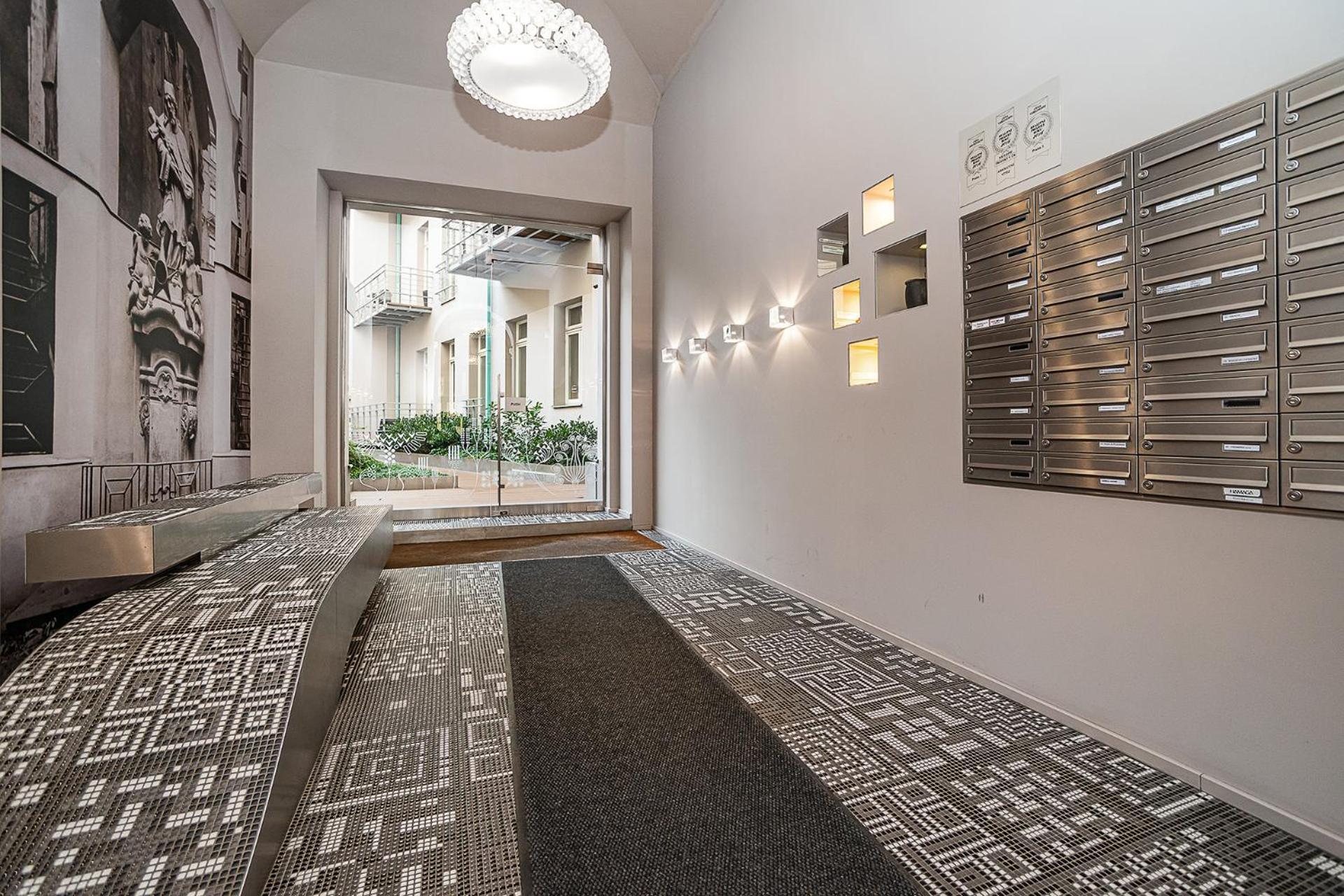 Stunning Designer With Terrace * Praga
